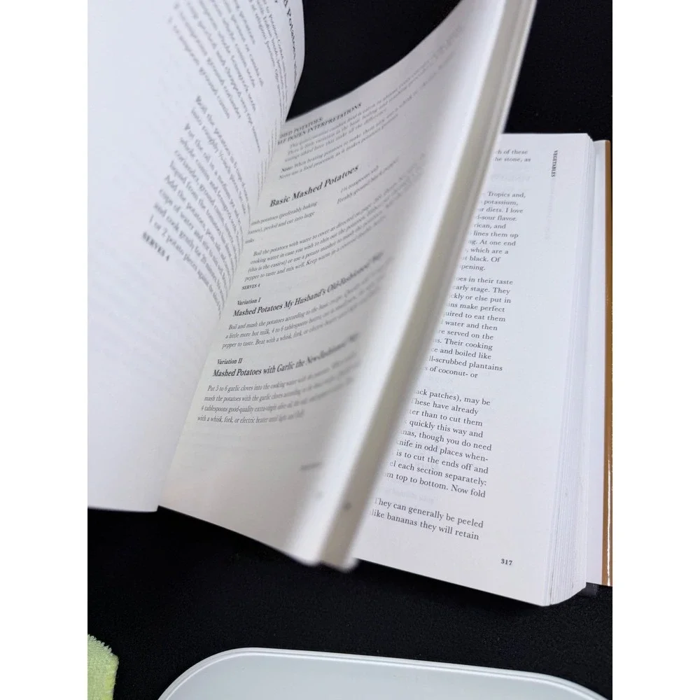 Madhur Jaffrey's World Vegetarian Cookbook 1st Ed‎ Hardcover 650+ Recipes 1999